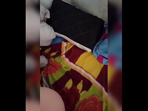 ❤️ השותפה שלי נשארת לבד בבית כי בעלה יוצא לחופשה ואני מנצלת את ההזדמנות לזיין אותה ולמלא לה את התחת בחלב ❤️❌ סלאוטים אצלנו ﹏